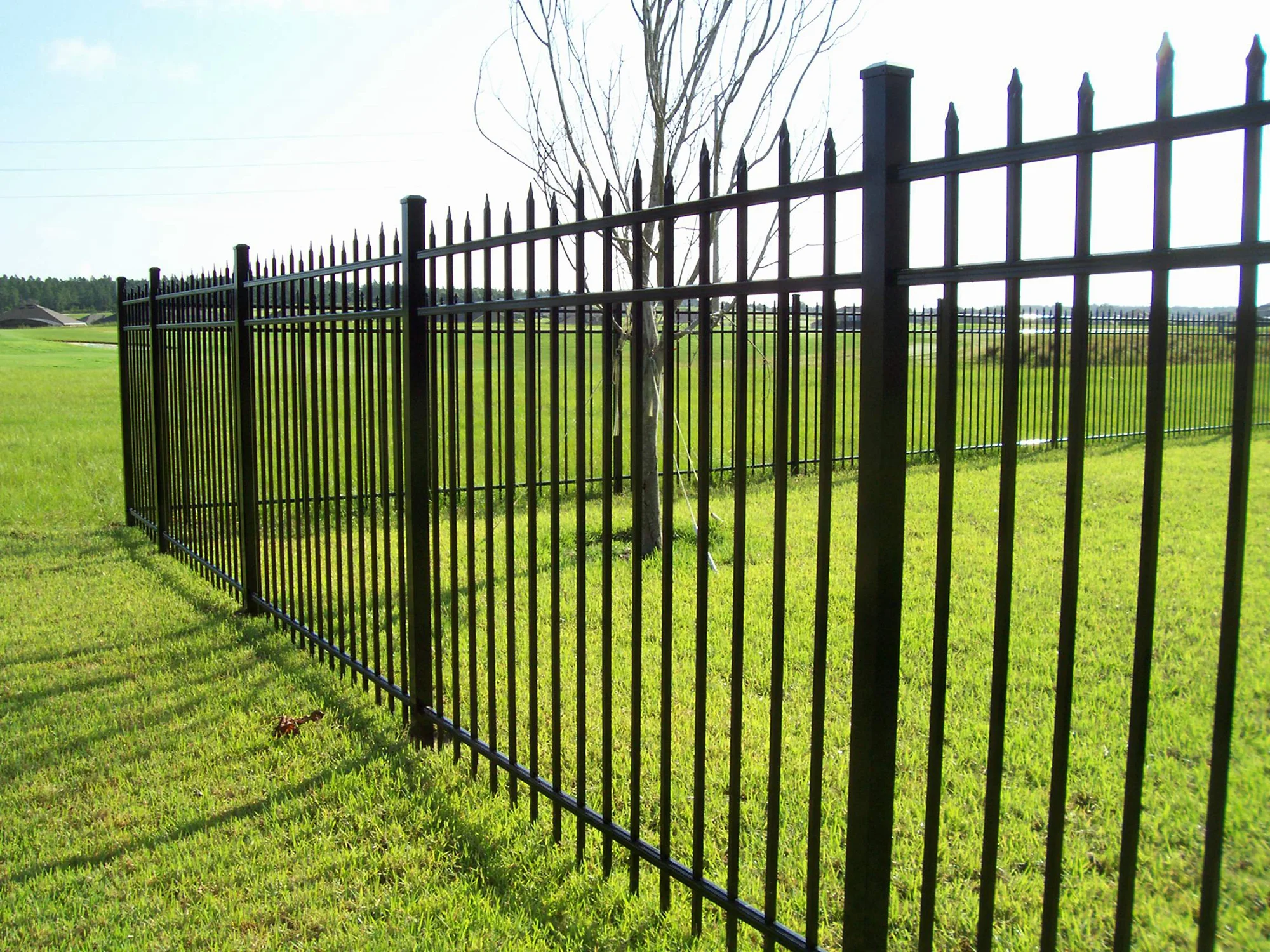 How to Choose the Right Metal Fence Panels for Long-Term Security and Durability